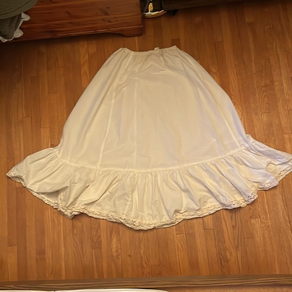 Laura Ashley Vintage Cotton Petticoat Skirt with Crocheted Lace Hem - Picture 7 of 11